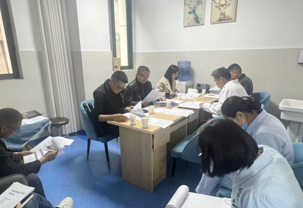 党委书记王栋带队赴医学美容科开展“党建引领业务发展”专题查房